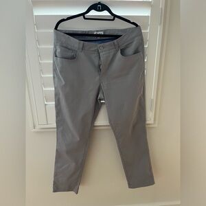 Men’s Peter Millar men’s performance and everyday style pants in Grey (gale).
